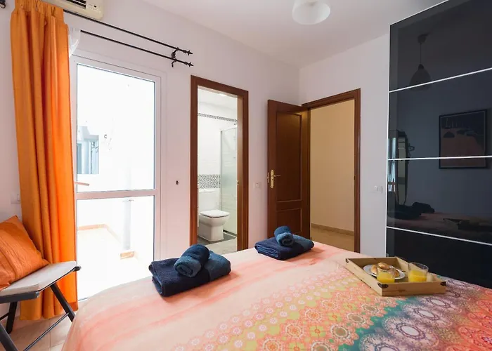 Amarre Pool * פוארטו דה מוגן